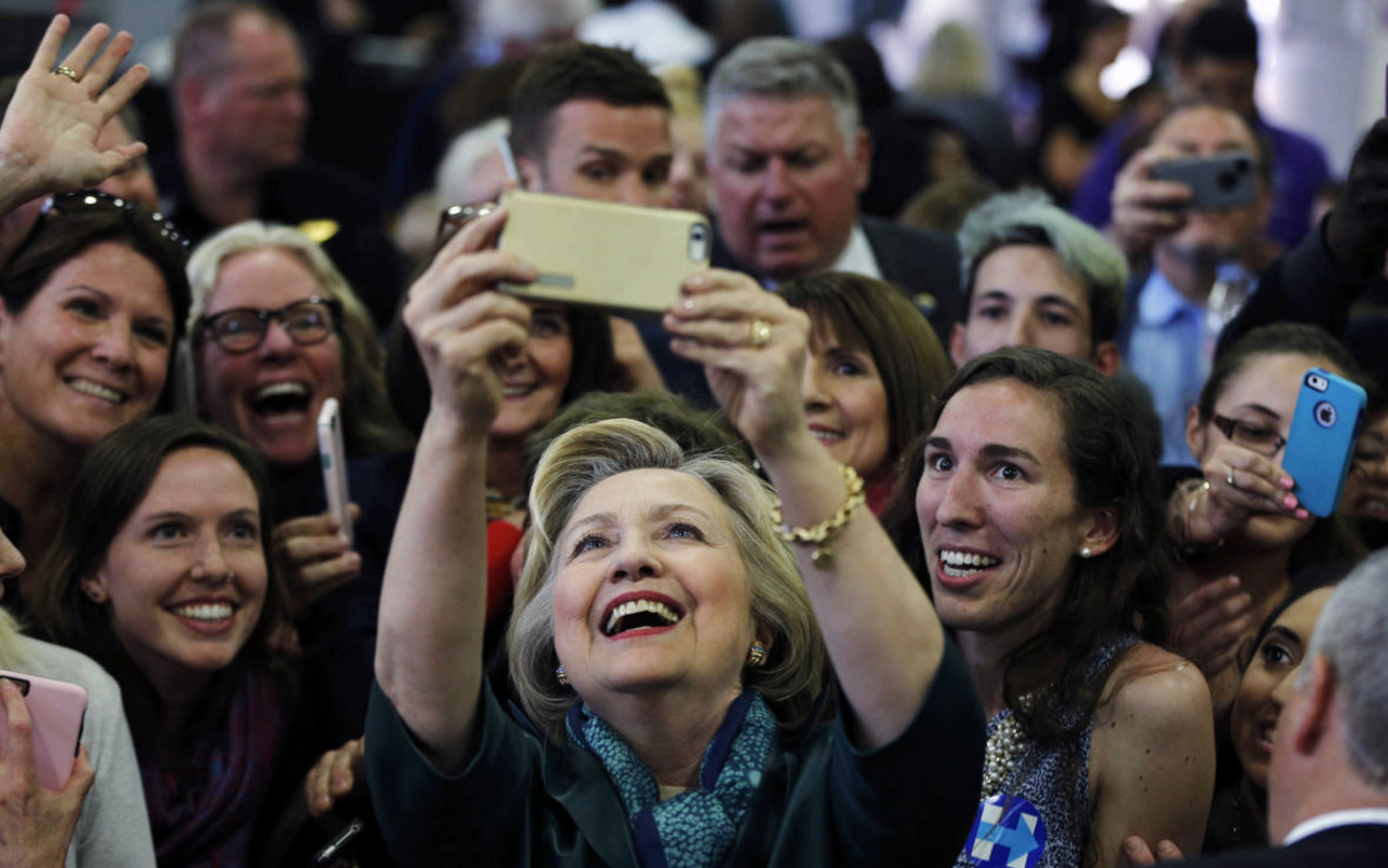 Hillary Clinton tras un mitin en Bridgeport, Connecticut./AP 