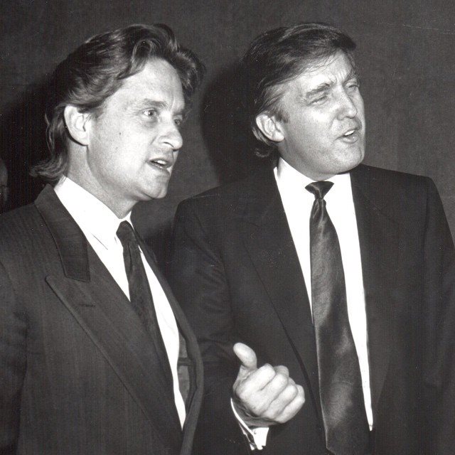 Donald Trump con Michael Douglas en los 80/Facebook D.T.