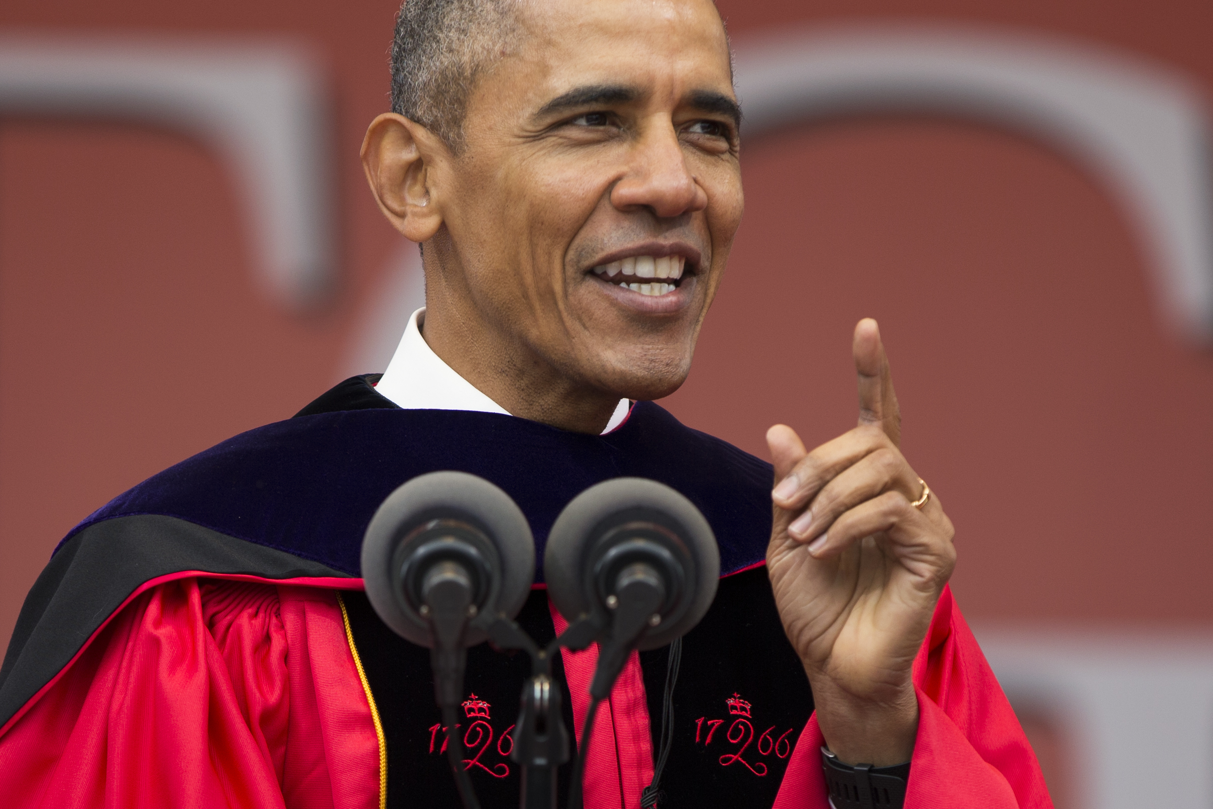 Barack Obama durante su discurso de graduación en Rutgers University./AP