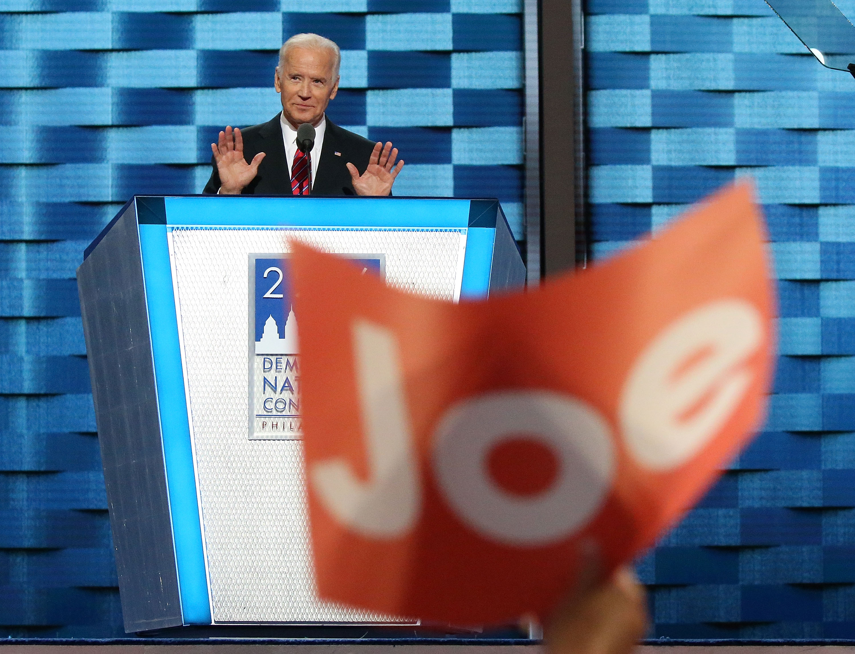 Joe Biden durante su discurso en la convención demócrata en Filadelfia en julio./Getty Images